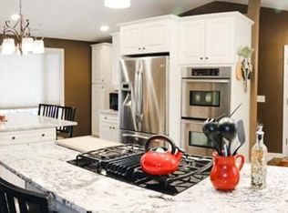 55 Lindsay Rd, Springfield, MA 01128