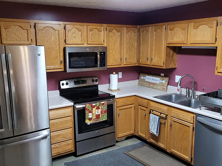 4657 Court Yard Dr — Photo 9