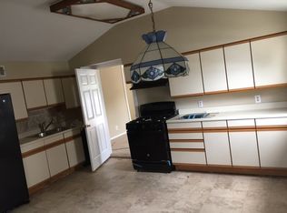 11 Elizabeth St, Pemberton, NJ 08068