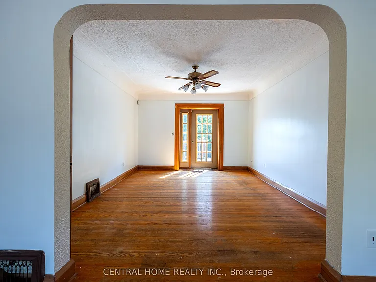 1650 King St E #MAIN — Photo 6