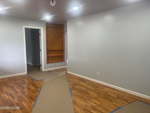 2nd image of 625 Webb St