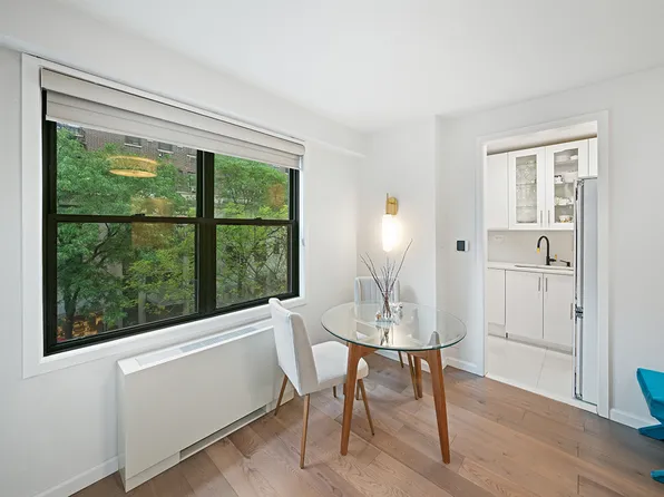 120 East 90th Street 3F image 2 of 8