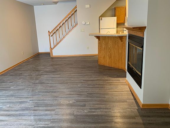 2nd image of 1912 Glenfield Ct