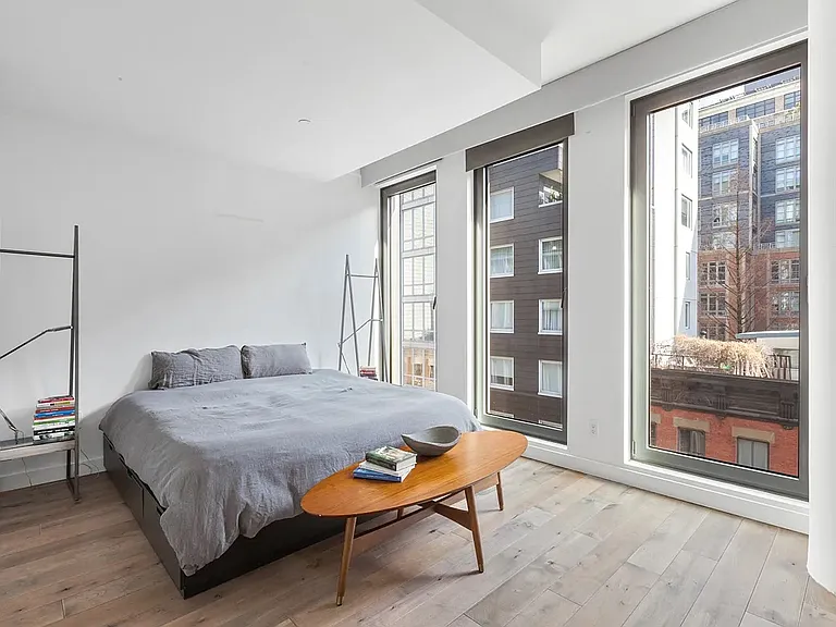 15 Renwick St #702 — Photo 4