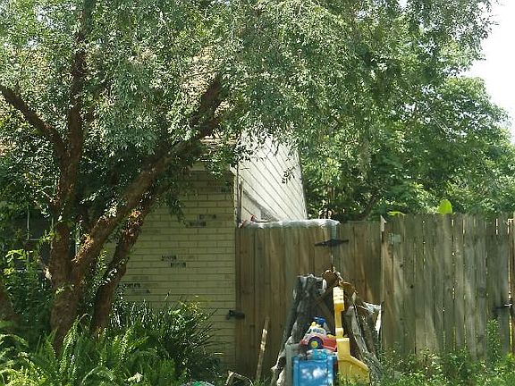 3rd image of 8208 Steamboat Ln