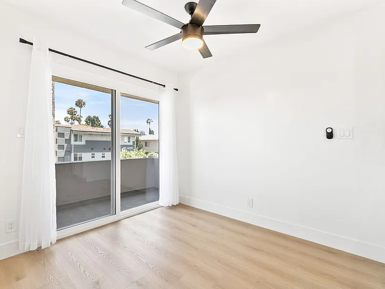 4021 Stevely Ave — Photo 37