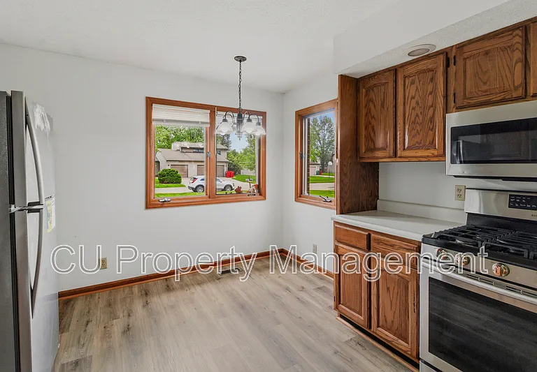 3304 Halifax Dr — Photo 8