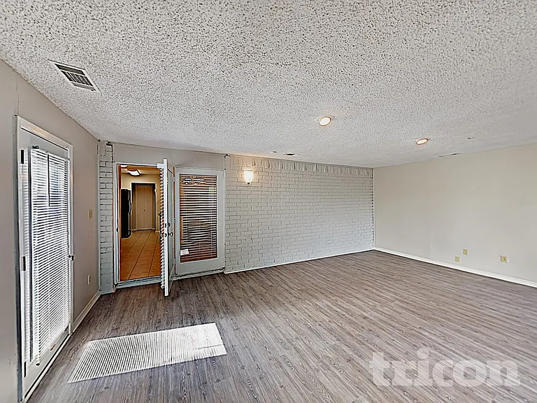 7309 Hedge Dr — Photo 14
