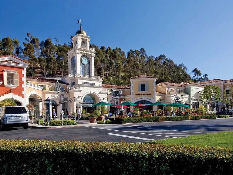 Convenient shopping center