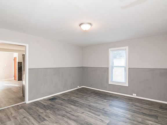 4th image of 4716 Warnock Ave