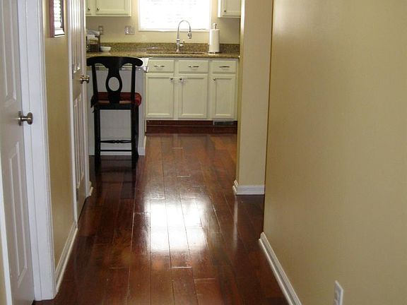 5th image of 1377 Woodridge Dr