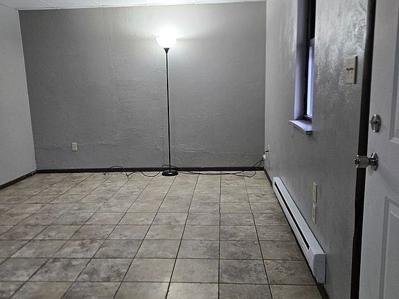 5th image of 103-105 107 Martin Dr #17