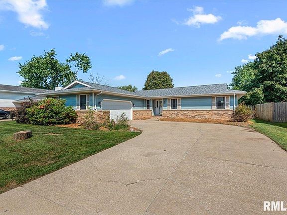 3rd image of 2517 Columbus Cir