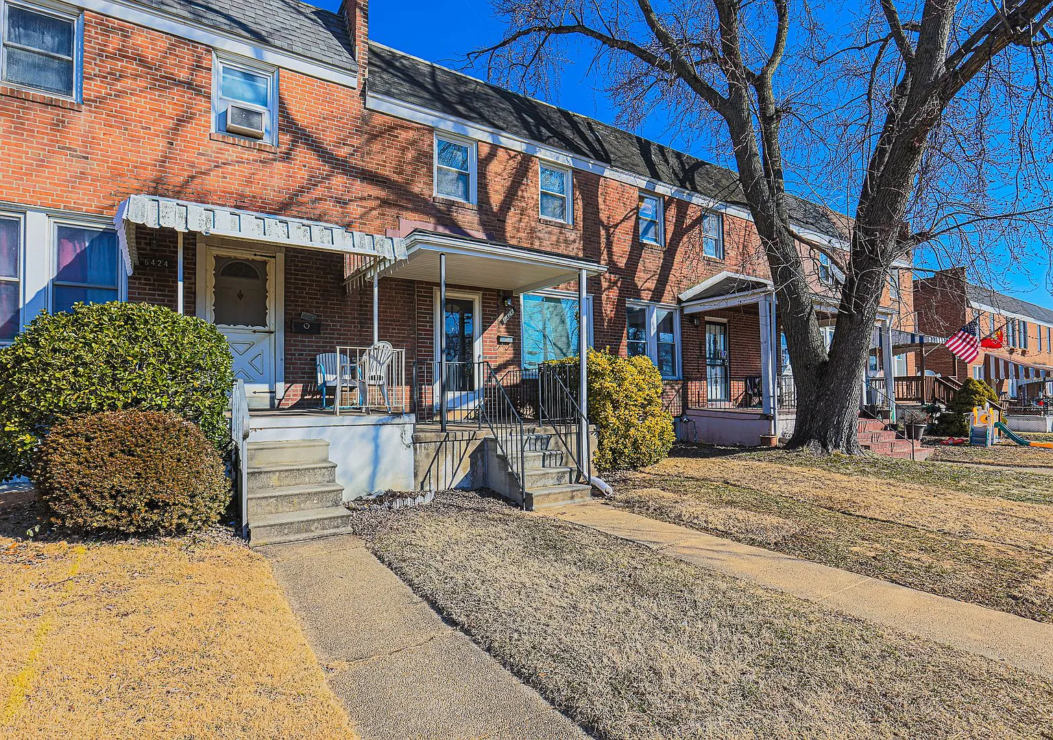 Graceland Park Renovated Home for Rent — Photo 2