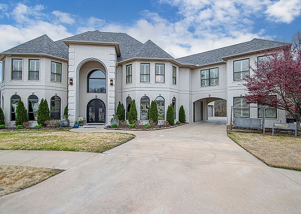 1st image of 823 Valley Creek Point