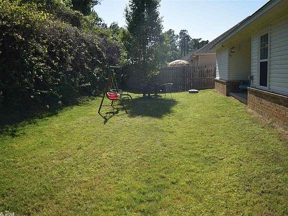2nd image of 546 Wisteria Dr