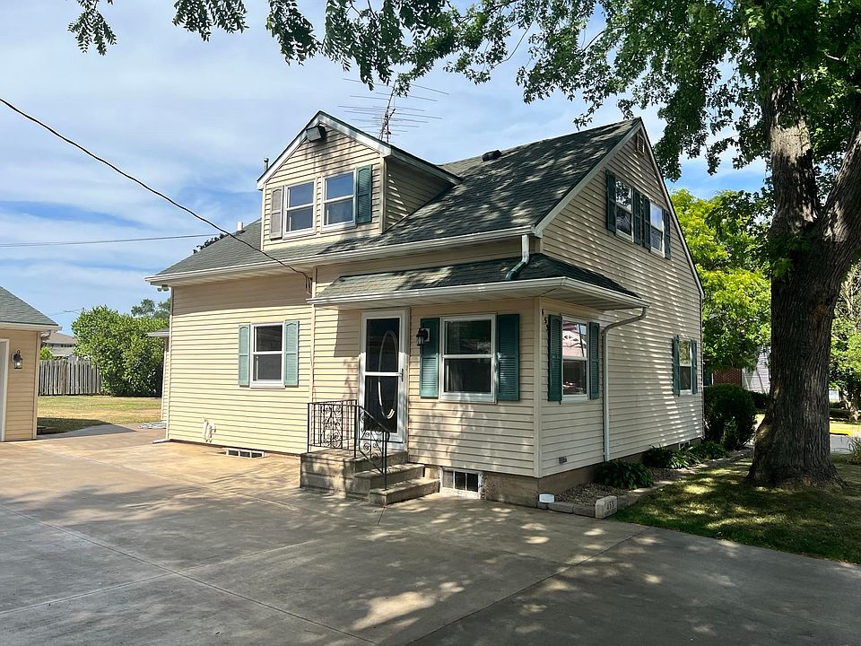 453 Hickory St, Omro, WI 54963 Zillow