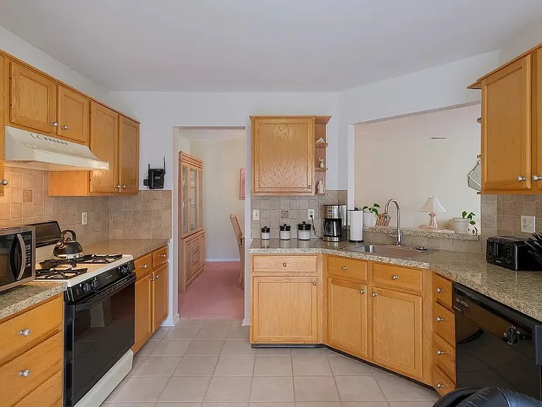 1508 Carol Ct #1508 — Photo 11