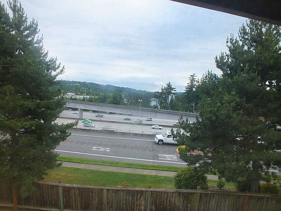 5th image of 3265 112th Ave SE
