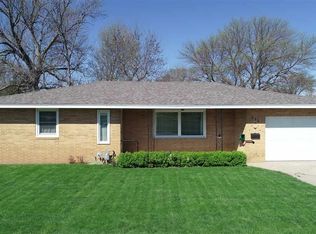 320 4th Ave SW, Wells, MN 56097