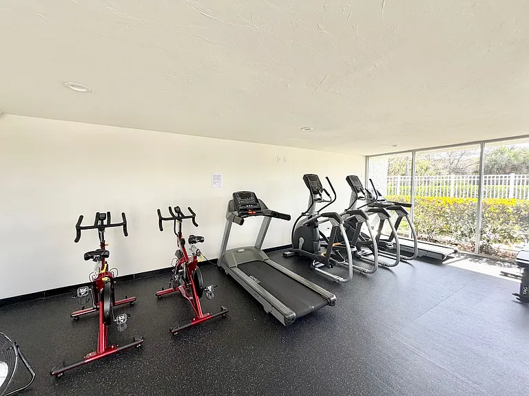 150 Santa Clara Dr #4 — Photo 16