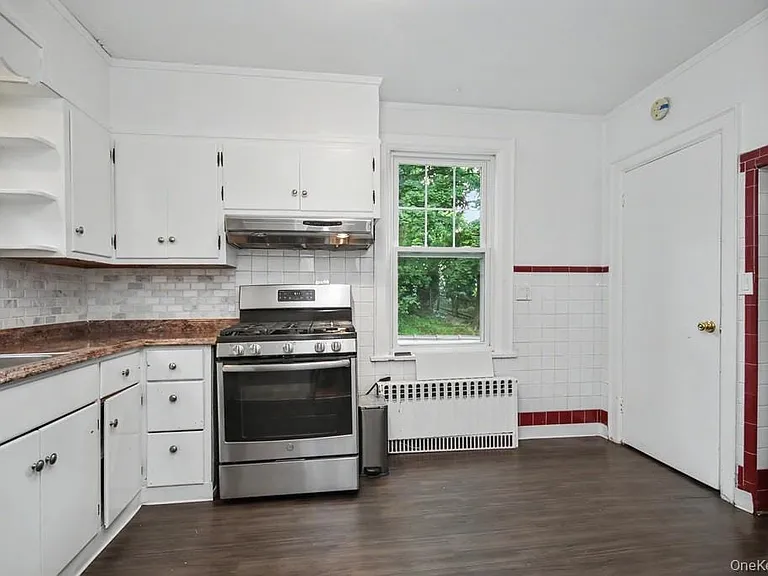 15-17 Chestnut St #15 — Photo 5