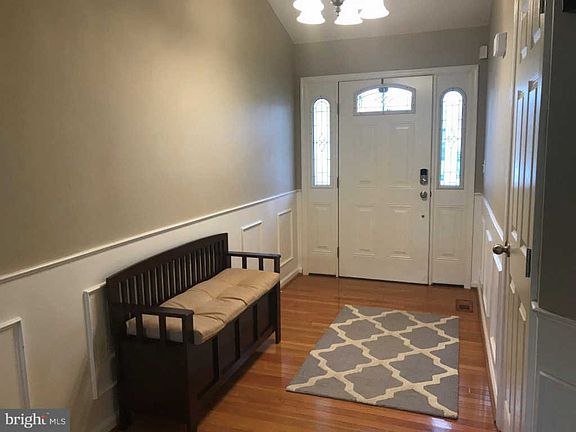5th image of 210 Drawyers Dr