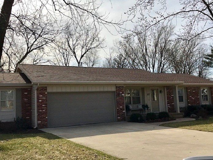 1st image of 637 Crown Hill Dr E