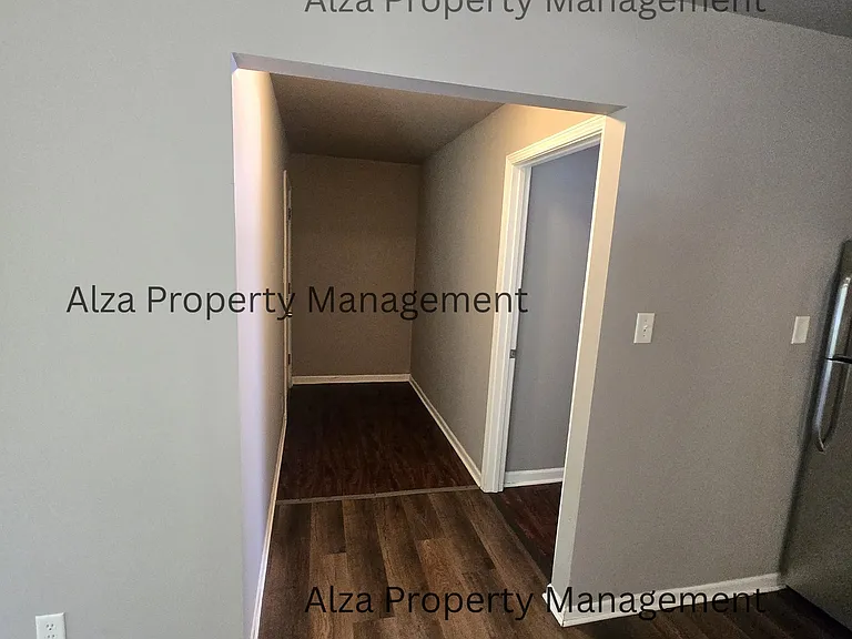 828 Poplar Ln — Photo 4