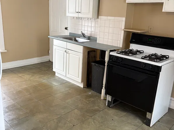 1543 N Warren Ave, Milwaukee, WI 53202