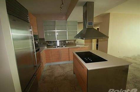 3rd image of 218 SE 14th St APT 1605