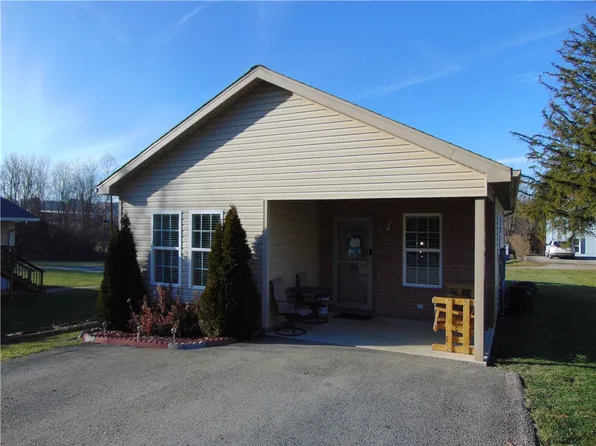 1820 W Penn Ave, Connellsville, PA 15425