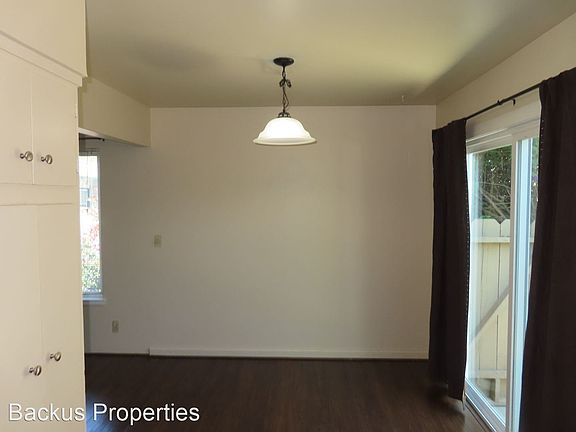 5th image of 919 Padre Dr APT 1