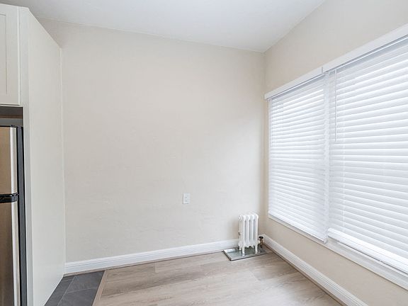 4th image of 421 Van Dyke Ave APT 1