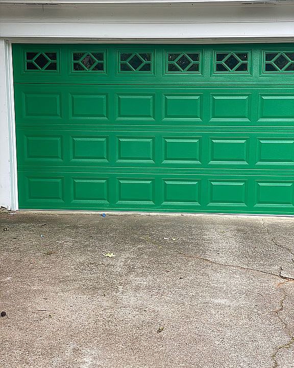 1st image of 4933 Lake Forest Dr SE
