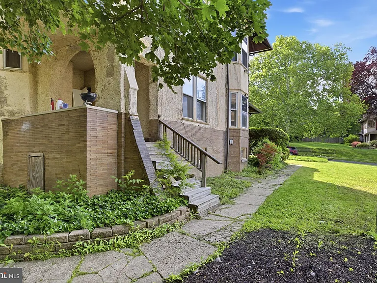 5939 Drexel Rd #1 — Photo 11