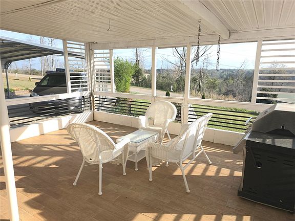 2nd image of 830 Green Acres Rd