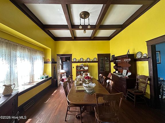 3rd image of 302 N Marlboro Street