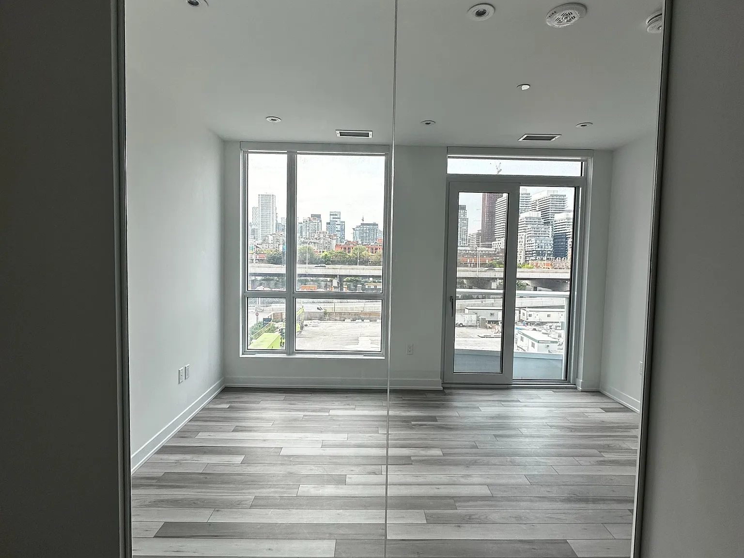 Empire Quay House — Photo 1