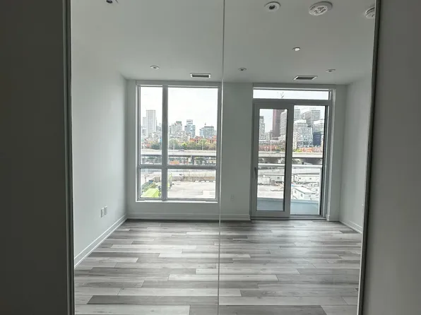 15 Richardson St #501, Toronto, ON M5A 4J9