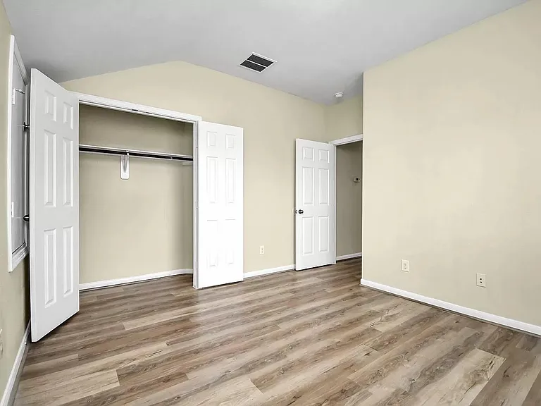 6315 Bain Dr — Photo 31