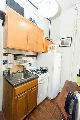 Rented by Wave Real Estate Group | media 38