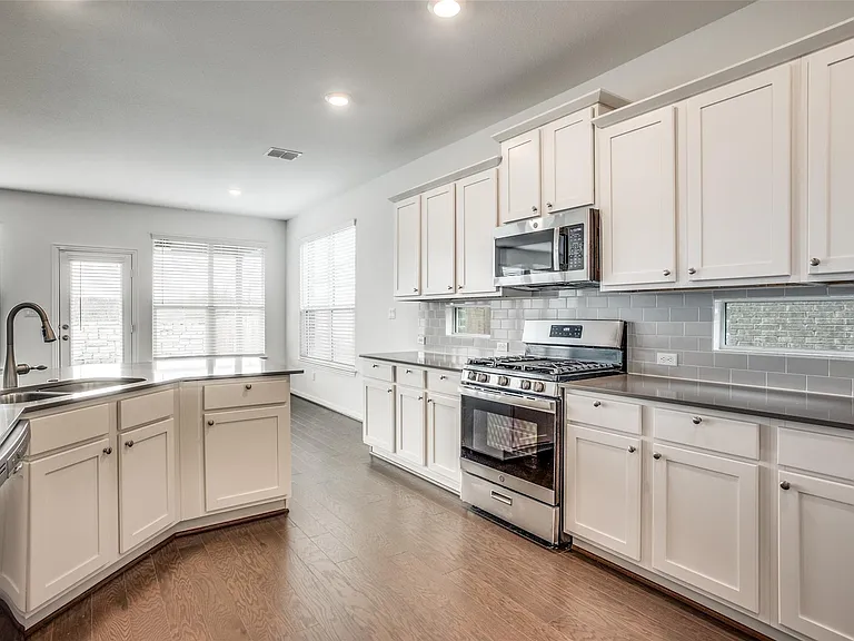 12213 Coronilla Bnd — Photo 5