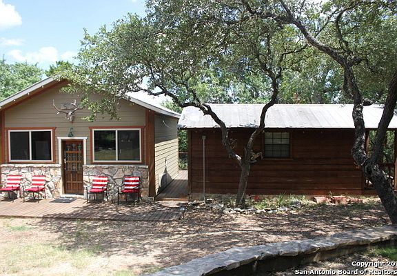 3rd image of 393 Rolling View Ct