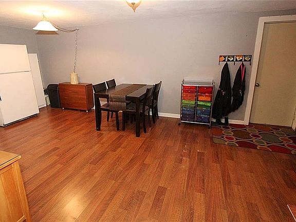 5th image of 2393 Cornwall Dr