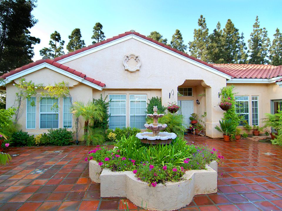 Spanish, Clay Tile Courtyard