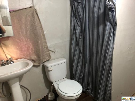 5th image of 15 E Avenue G