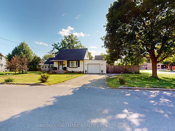 3rd image of 36 Hastings Dr