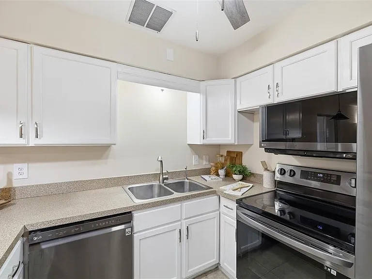 2327 W Knollwood Pl — Photo 20