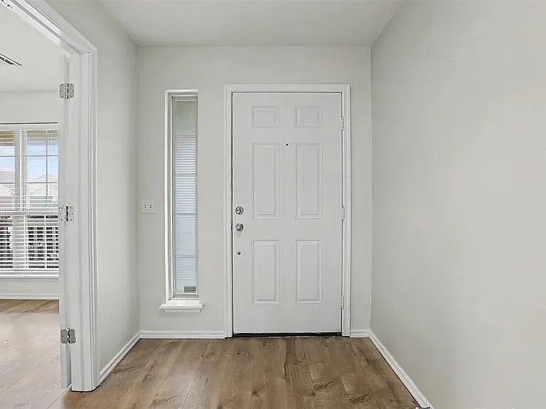 2520 NW 182nd St — Photo 10